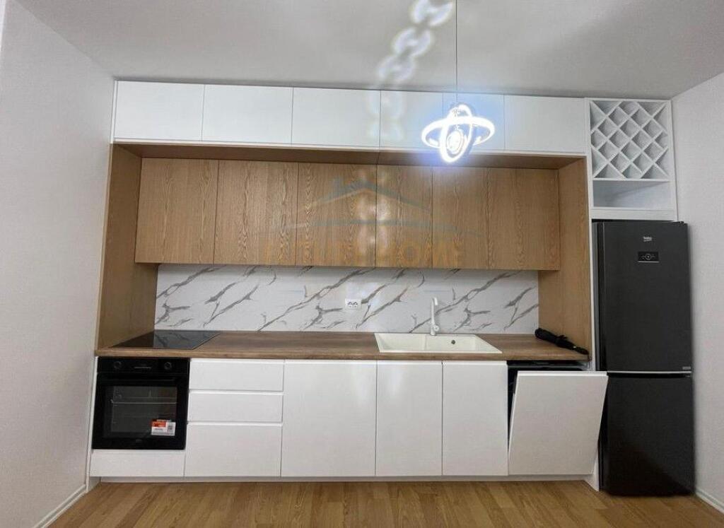 Qera, Apartament 1+1, Zogu i Zi, Tiranë 700 €