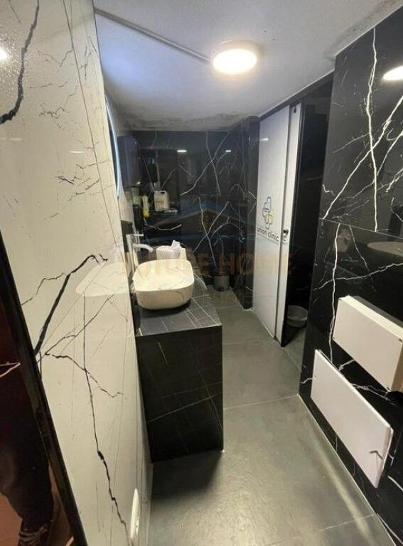 Shitje, Ambient Biznesi, Rruga e Durrësit, Tiranë