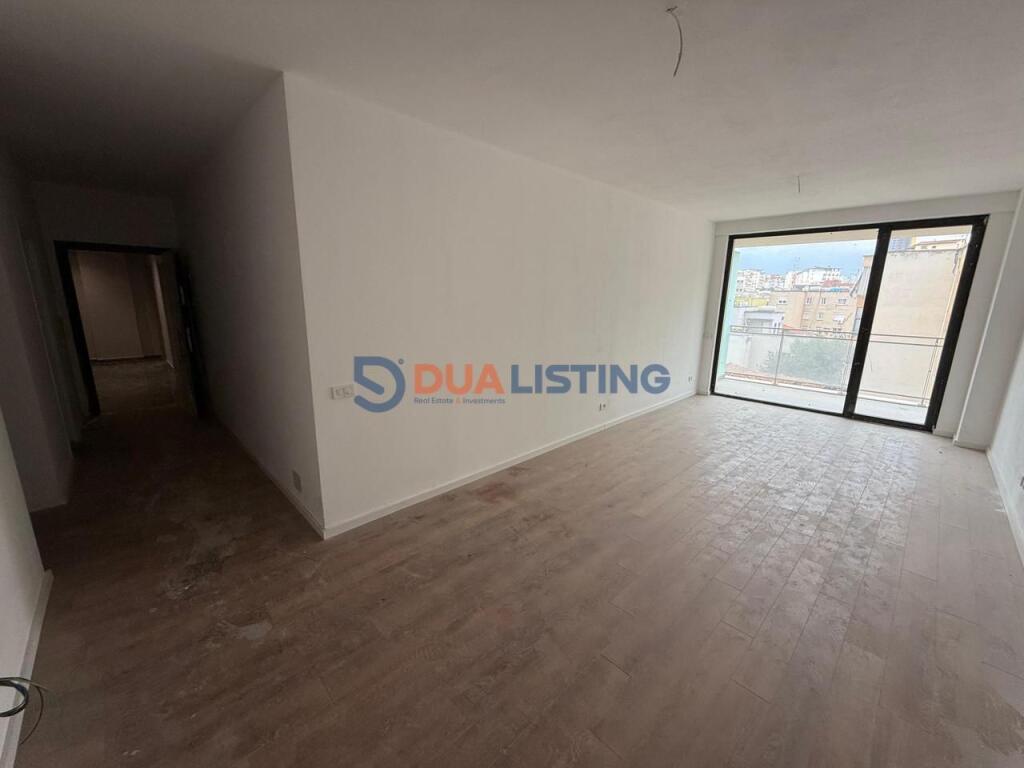 Qira , Ambient Per Zyra tek Golden Tower , Mine Peza!