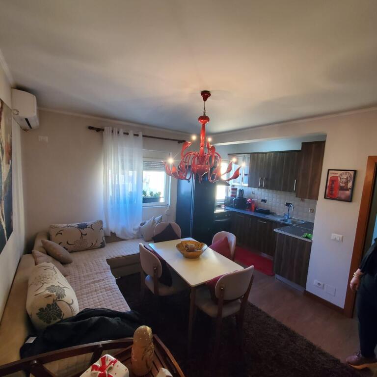 Apartament 1+1 per shitje pas Ambasades Amerikane!
