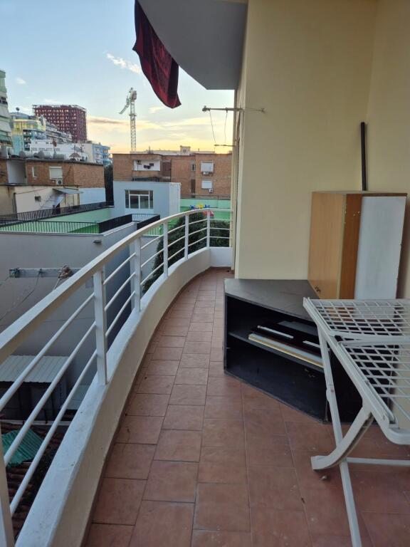 🏡 Apartament 2+1 me qira – Rruga “Him Kolli”, Tiranë