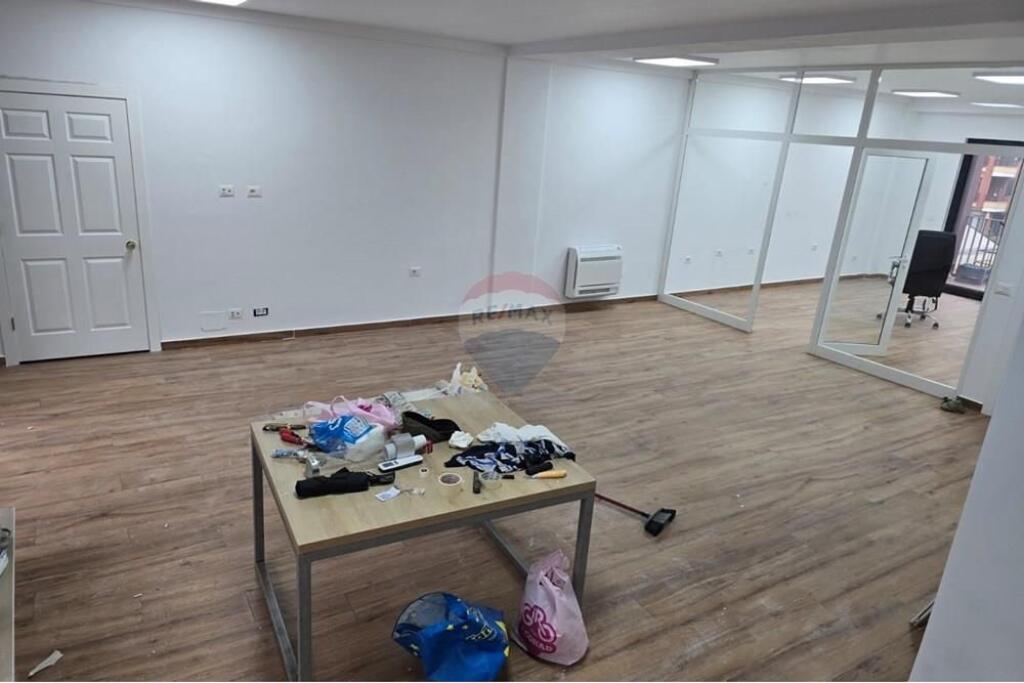 Office for rent Tirana Garden Building