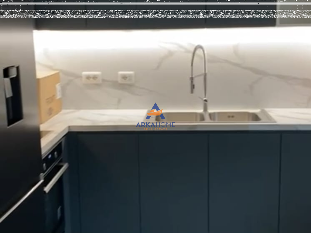 SHITET PENTHOUSE 198M2 "FRESK" 300.000 EURO