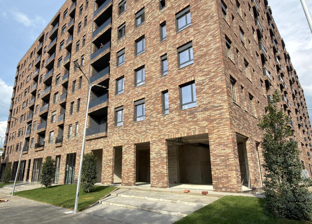 Shitet Apartament 1+1 Rruga 5 maji