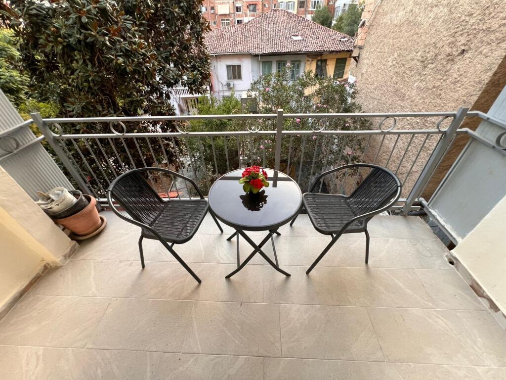 Apartment 1+1 with separate kitchen for rent in the center of Tirana