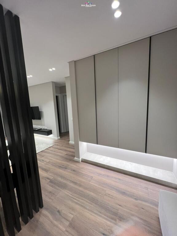 Apartament Me Qera 2+1 Tek Fusha Aviacionit (ID B220339) Tirane