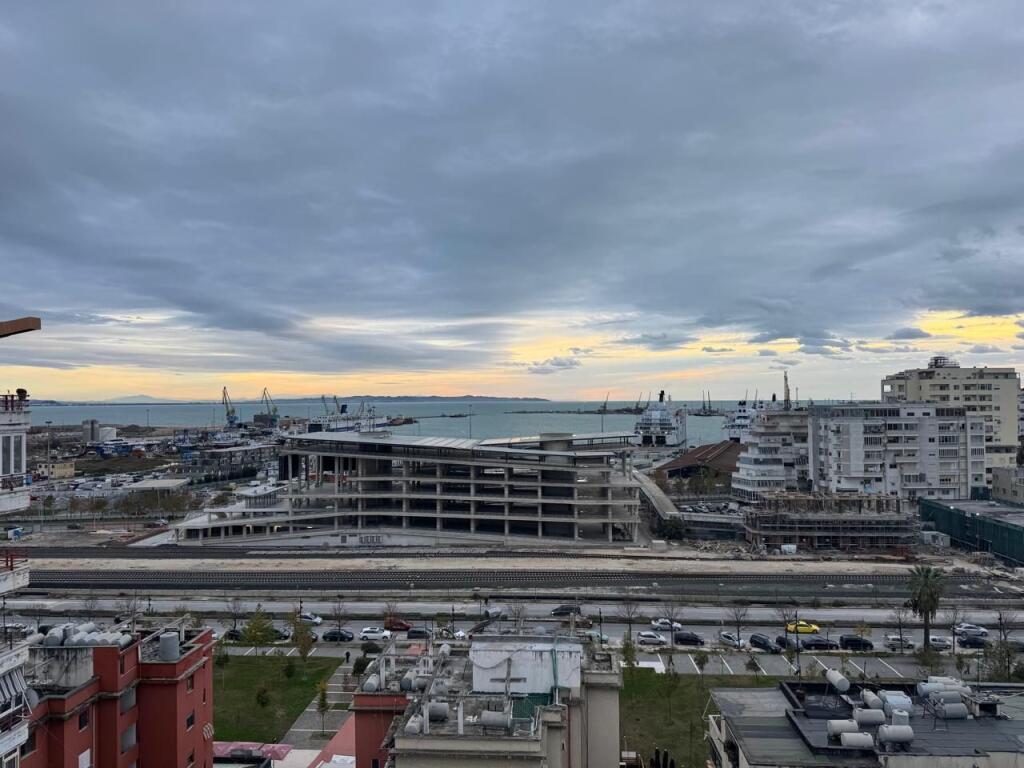 Jepet apartament me qera 2+1