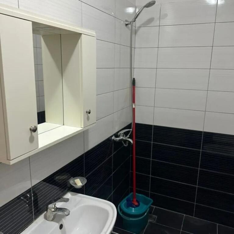 Qera , Apartament 1+1, Yzberisht, 500  euro/muaj