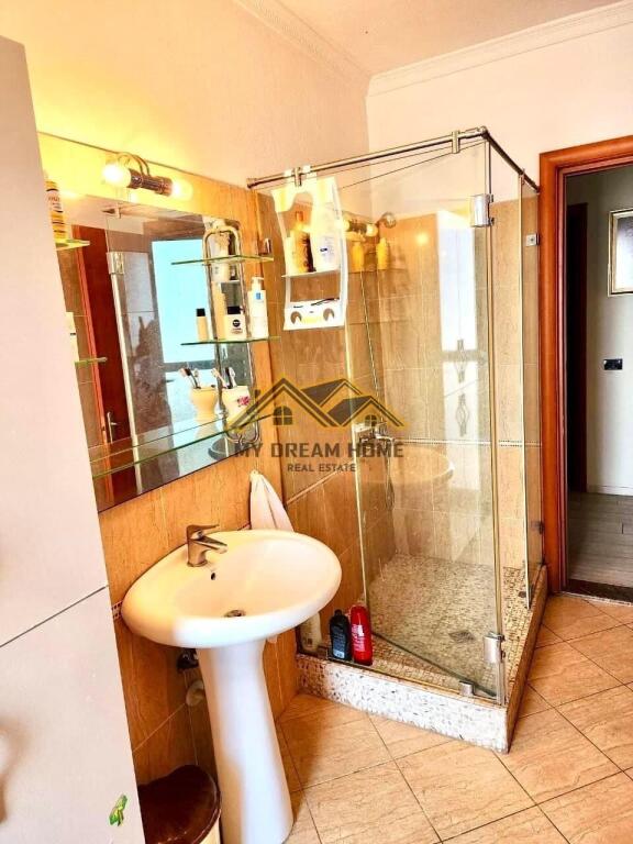 AFFITTASI APPARTAMENTO 2+1 NEL CENTRO DI DURAZZO!