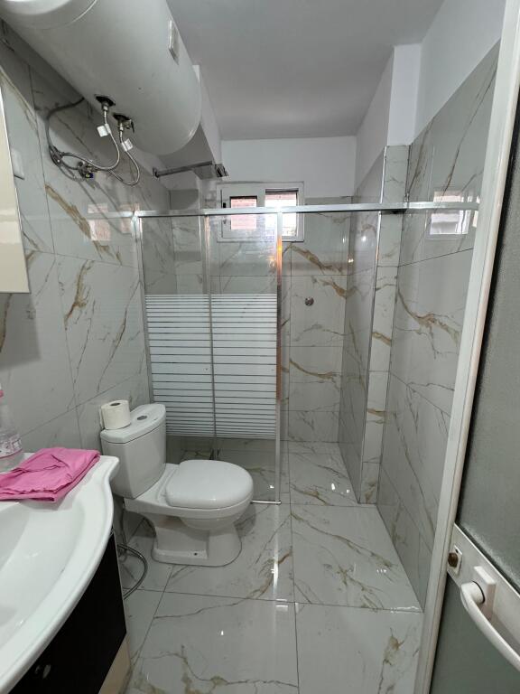 Shitet Apartament 2+1