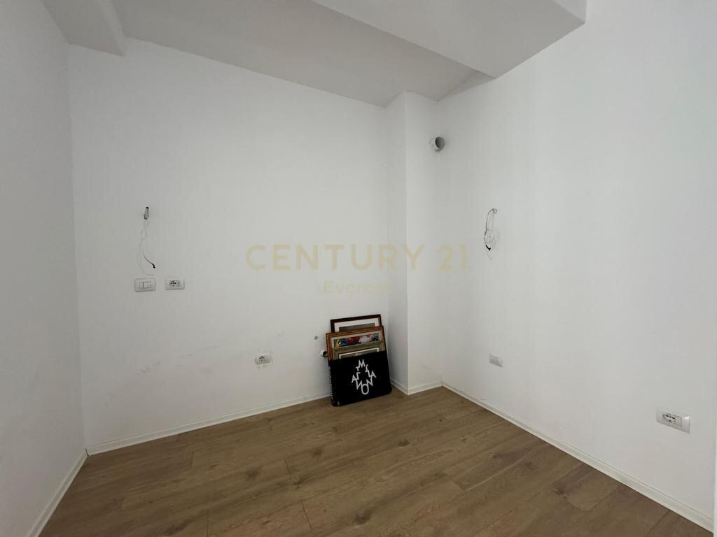 SIRI KODRA, APPARTAMENTO 1+1+POSTO AUTO IN AFFITTO