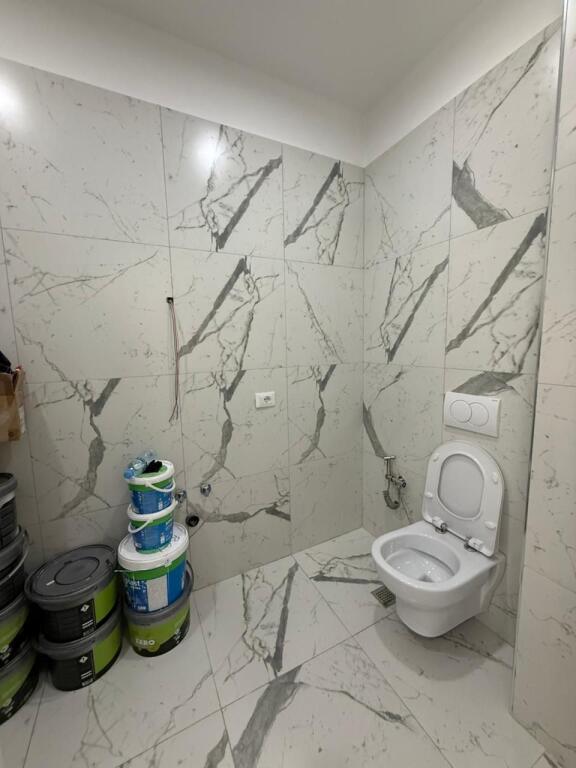 Apartament 2+1+2 + Post Parkimi – Liqeni i Thatë