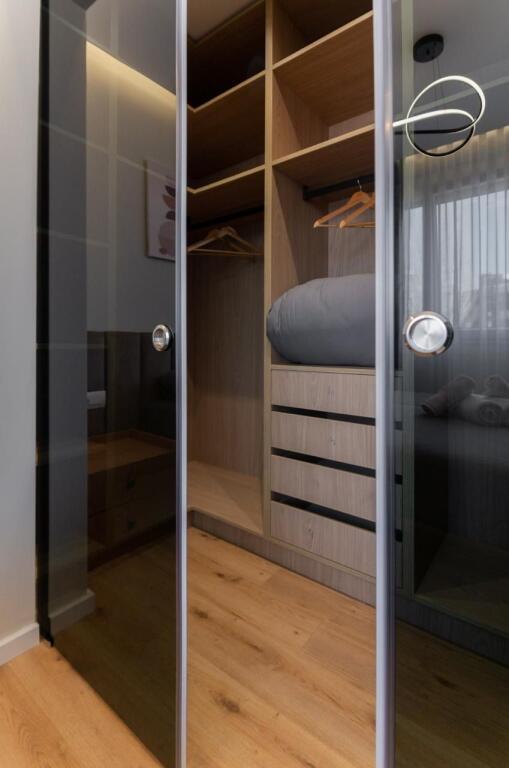 Apartment me qera 1+1 ps ambasades Amerikane