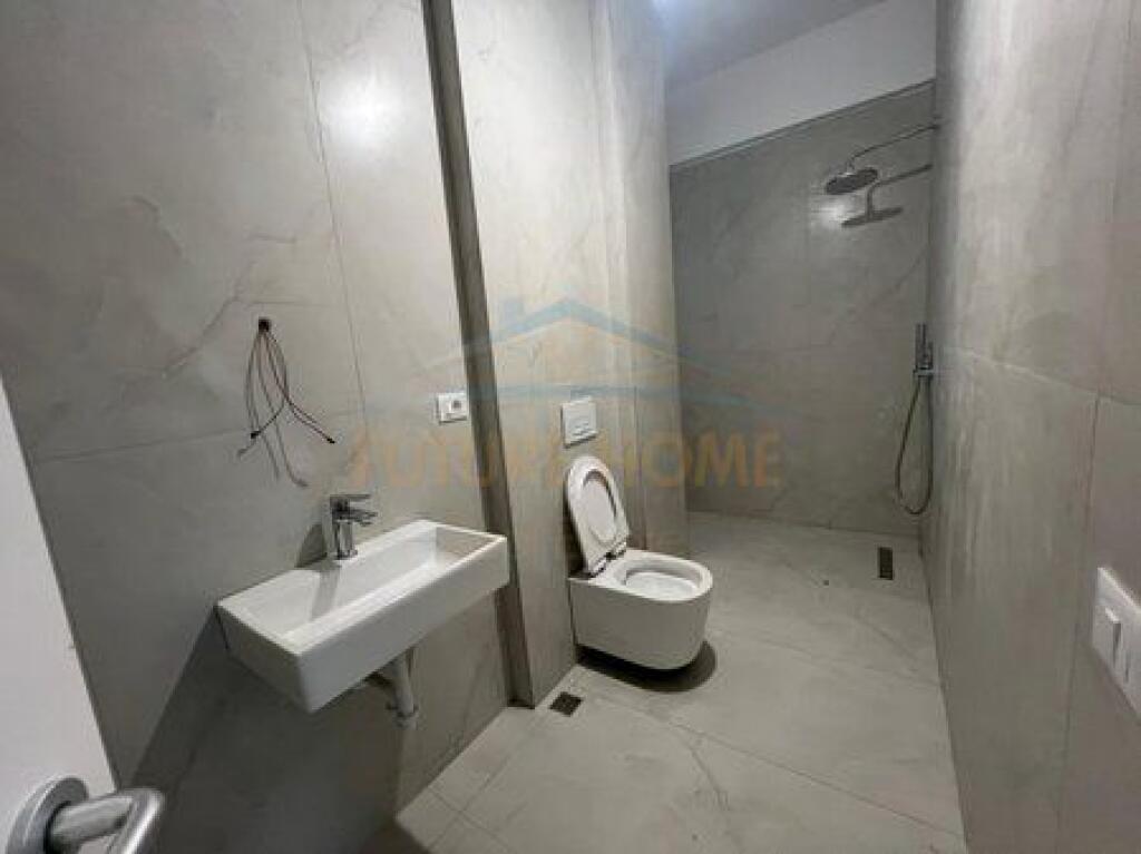 Qera, Apartament 2+1+Post Parkimi, Fresku, Tirane