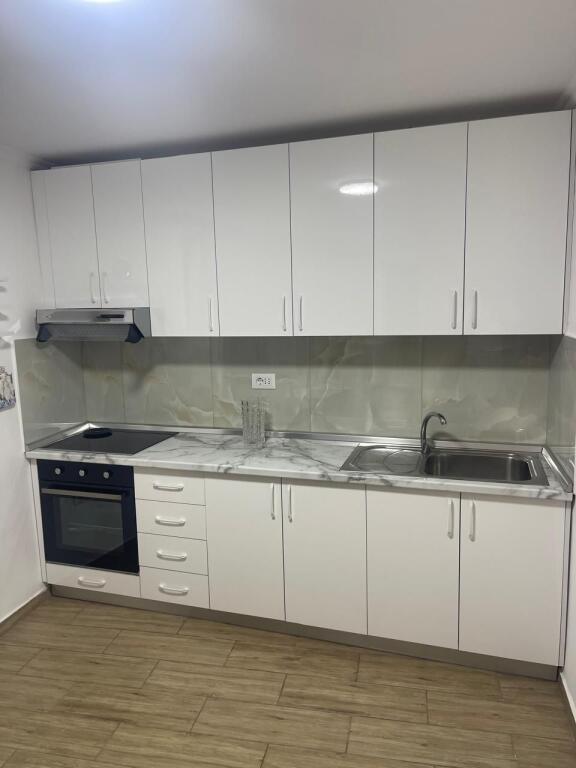 Shtepi 1-kateshe private 1+1 ne Qender