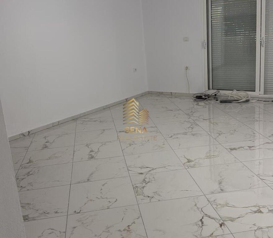 Qira, Apartament 2+1+Parkim, Bosh, Shkolla e Bashkuar, 40.000 Leke