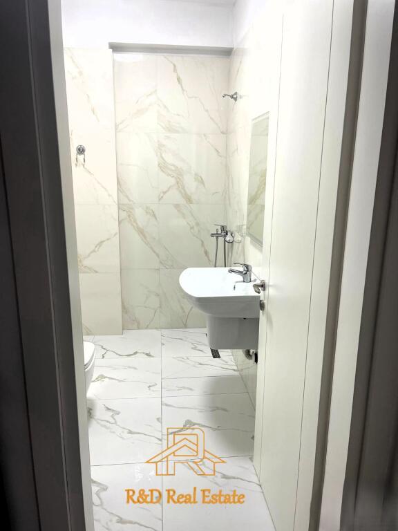 APARTAMENT ME QIRA NË LIQENIN E THATË – REZIDENCA F&amp;Z