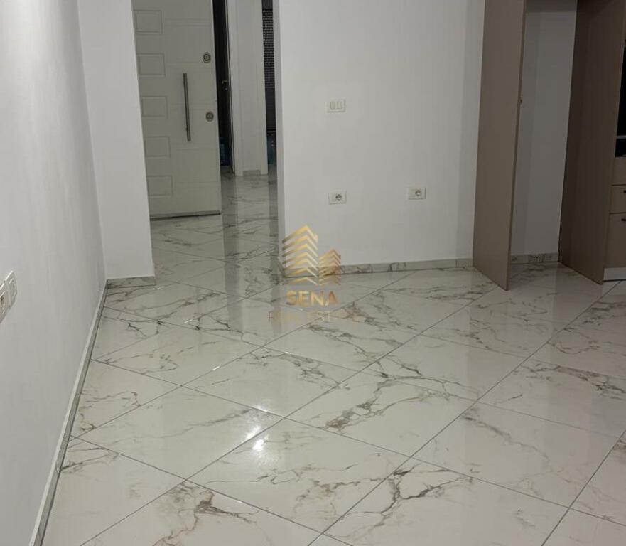 Qira, Apartament 2+1+Parkim, Bosh, Shkolla e Bashkuar, 40.000 Leke