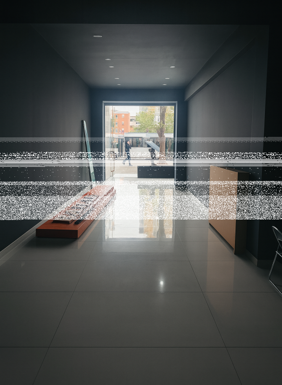 Unità Commerciale in Affitto, Ish-Blloku