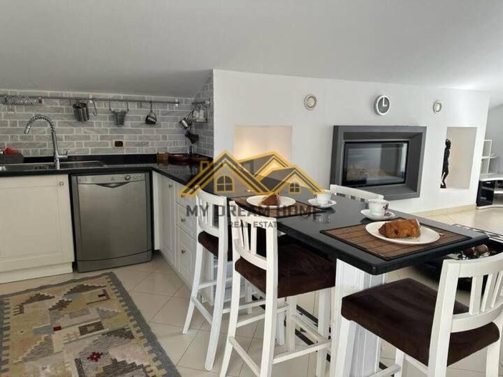 SHITET VILE 4 KATESHE NE QENDER TE DURRESIT PRANE GJYKATES !