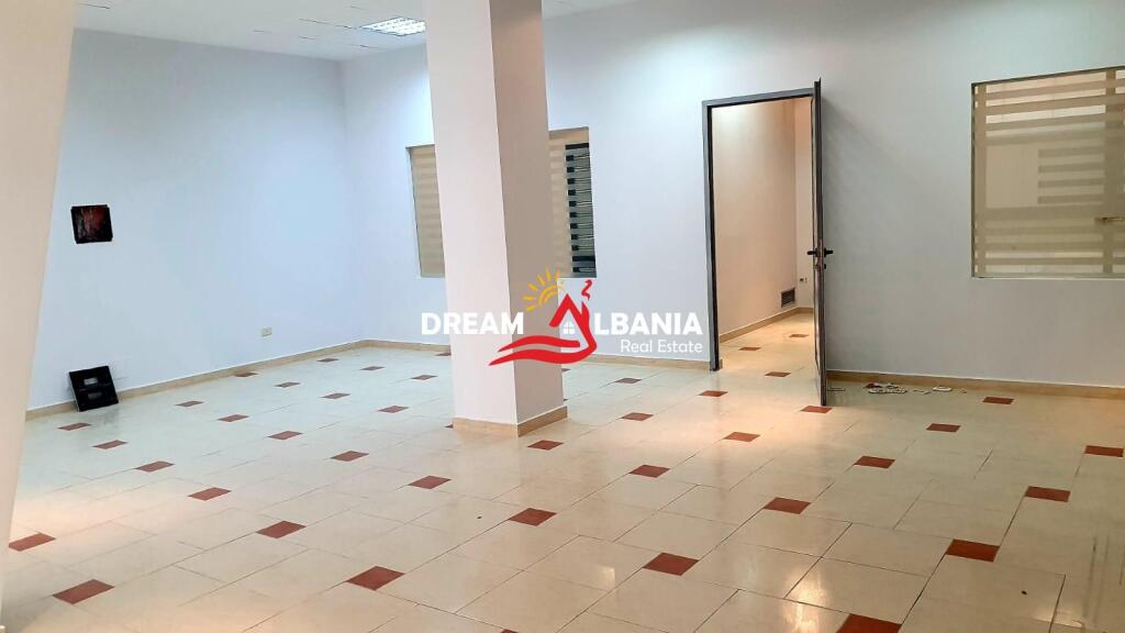 Jepet zyre me qera tek Rruga e Kavajes prane Globe (ID 4261723)