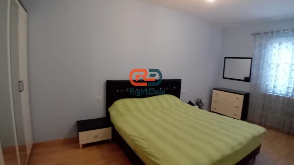 Ne Yzberisht, Shitet Apartament 2+1, Me Kubature Te Rregullt!!!