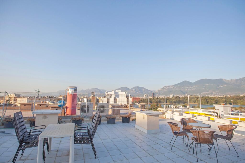 Kopshti Zoologjik, Apartament per Qira!