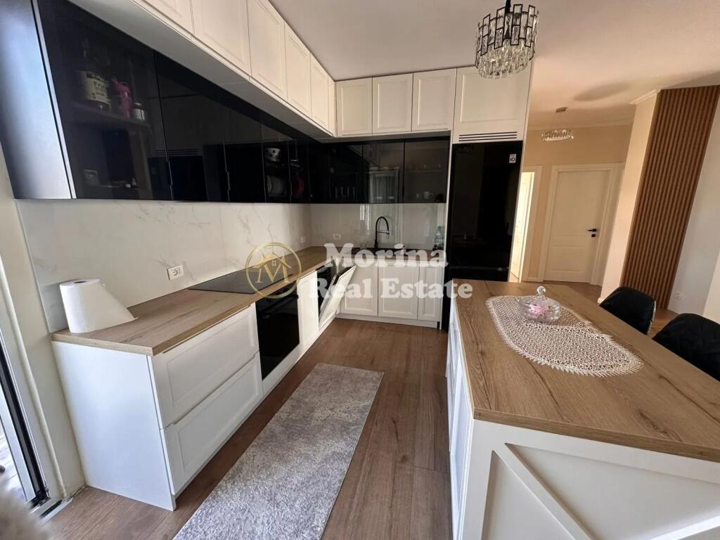 Qera, Apartament 3+1+2+Blk+Palester+post parkimi, Fresk,1000 Euro €