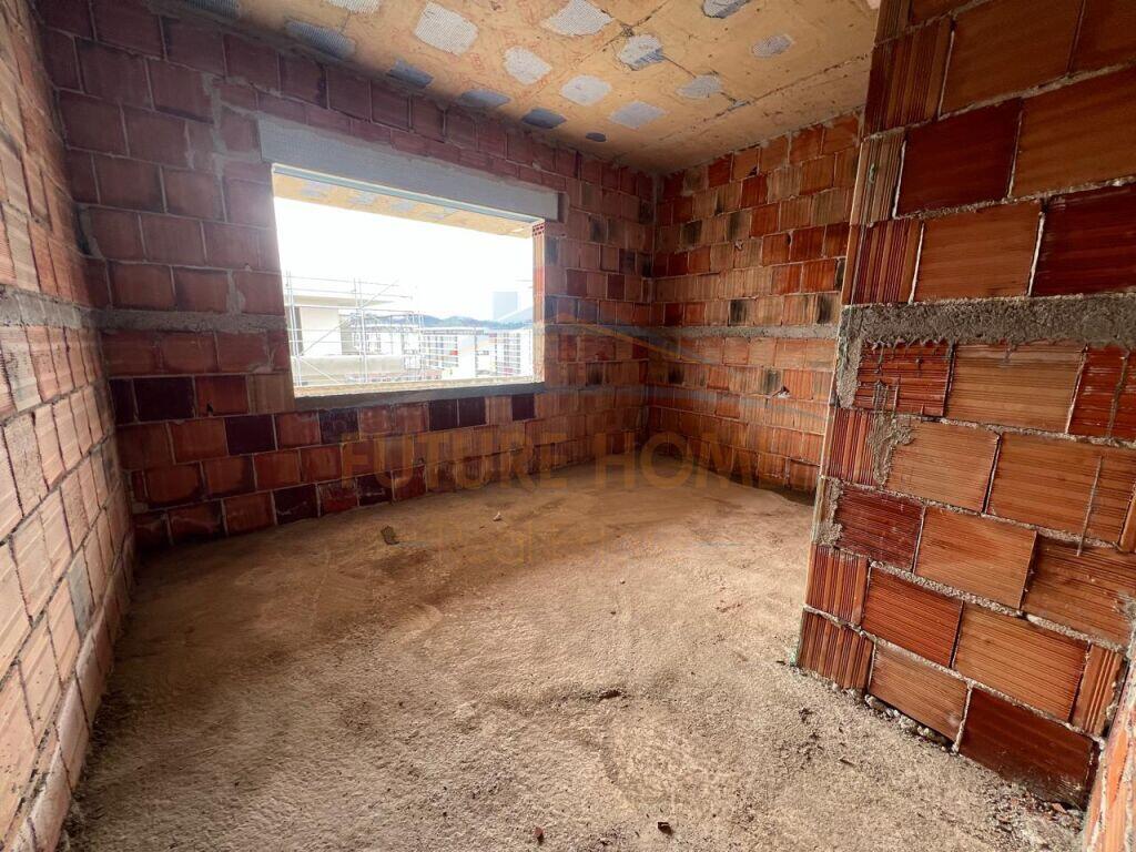 Shitet, Apartament 2+1, Univers City, Tiranë