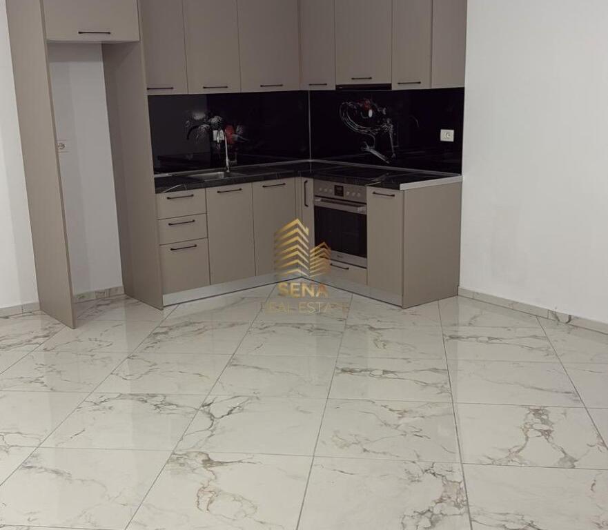 Qira, Apartament 2+1+Parkim, Bosh, Shkolla e Bashkuar, 40.000 Leke