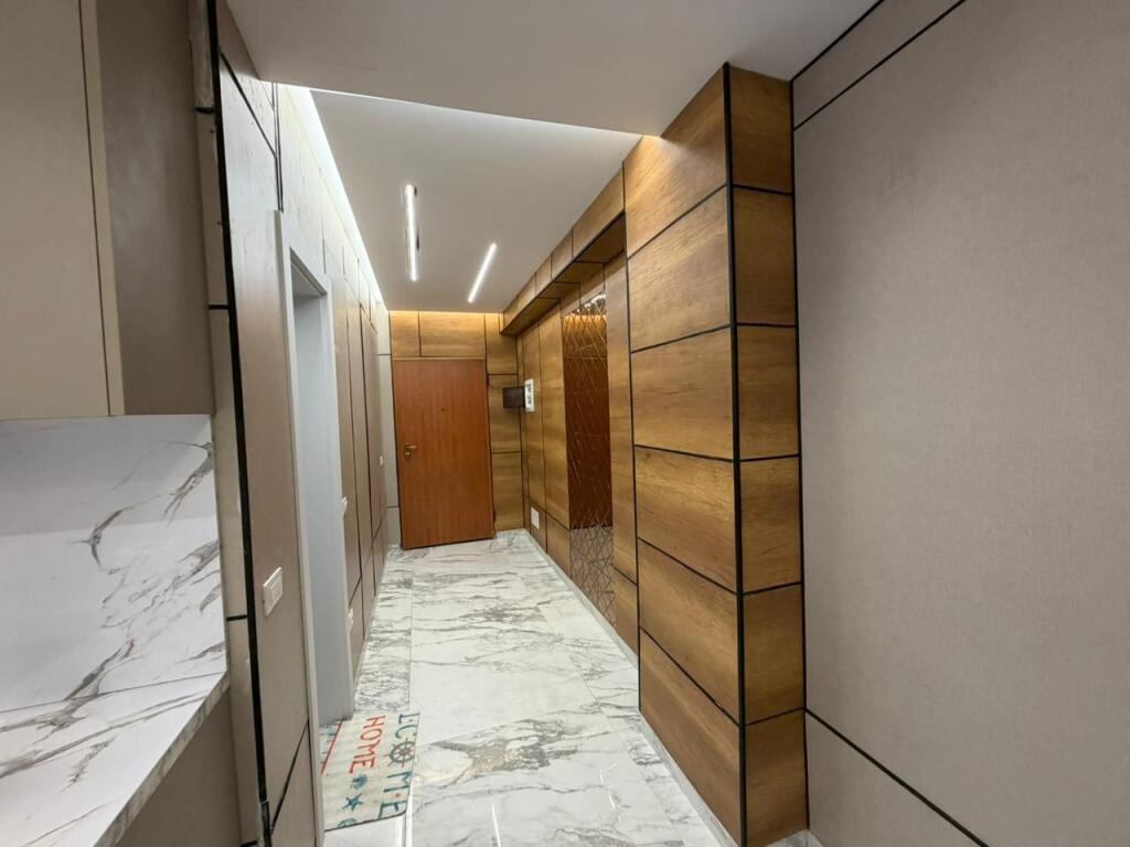 Shitet Apartament 2+1