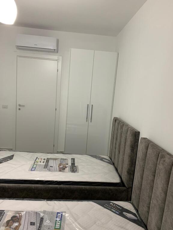 Jepet me qira 2+1+2 FIORI DI BOSKO 700€