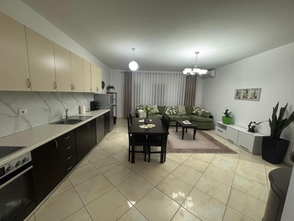 🏡 Apartament 2+1+2 me Ballkon për Qira – Don bosko 600 euro