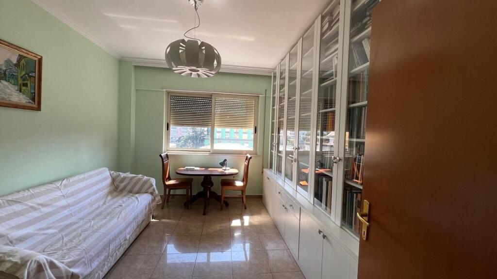 2+1 Apartment for rent near the Artistic High School!