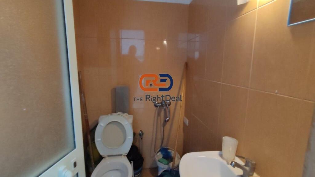 In Fresk, Perfect Shop for Investment for Sale!!