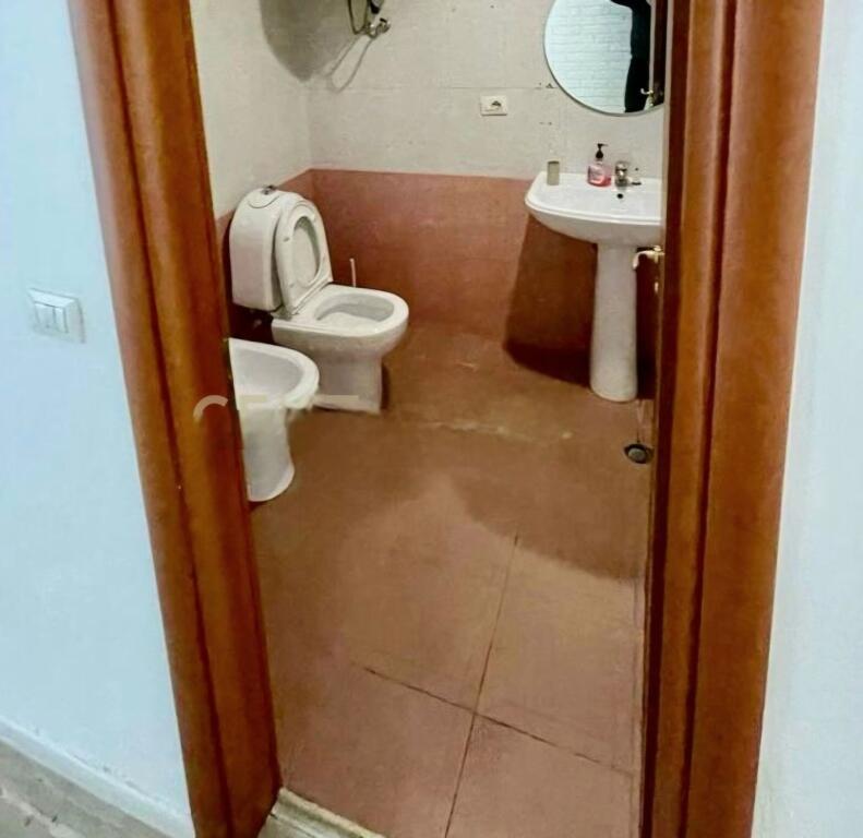 Zyre 125m2 me post parkimi prane Liceut Artistik!