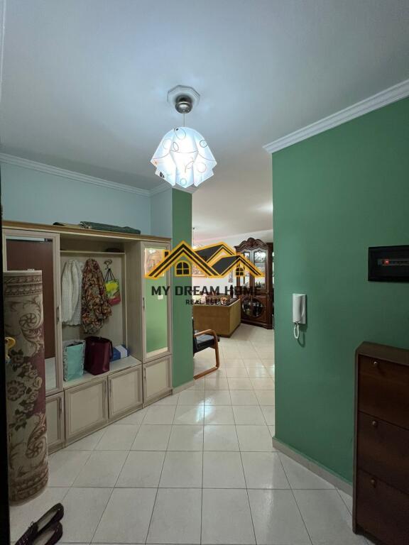 SHITET APARTAMENT 3+1+2T+2BALLKONE ME PAMJE DETI NE VOLLGA!