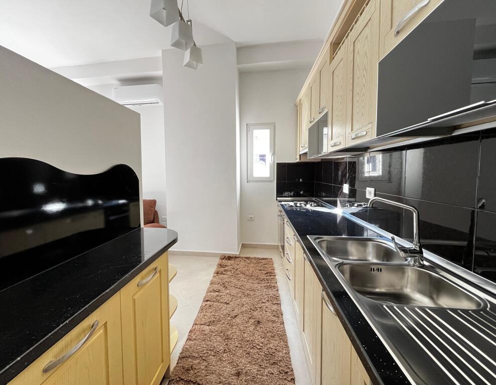 Apartament per Qira 2+1+2 prane Ish Rajonit Durres