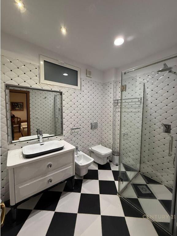 Apartment 2+1+2 for rent on Mina Peza street – sought-after area, excellent lighting and new furnishing