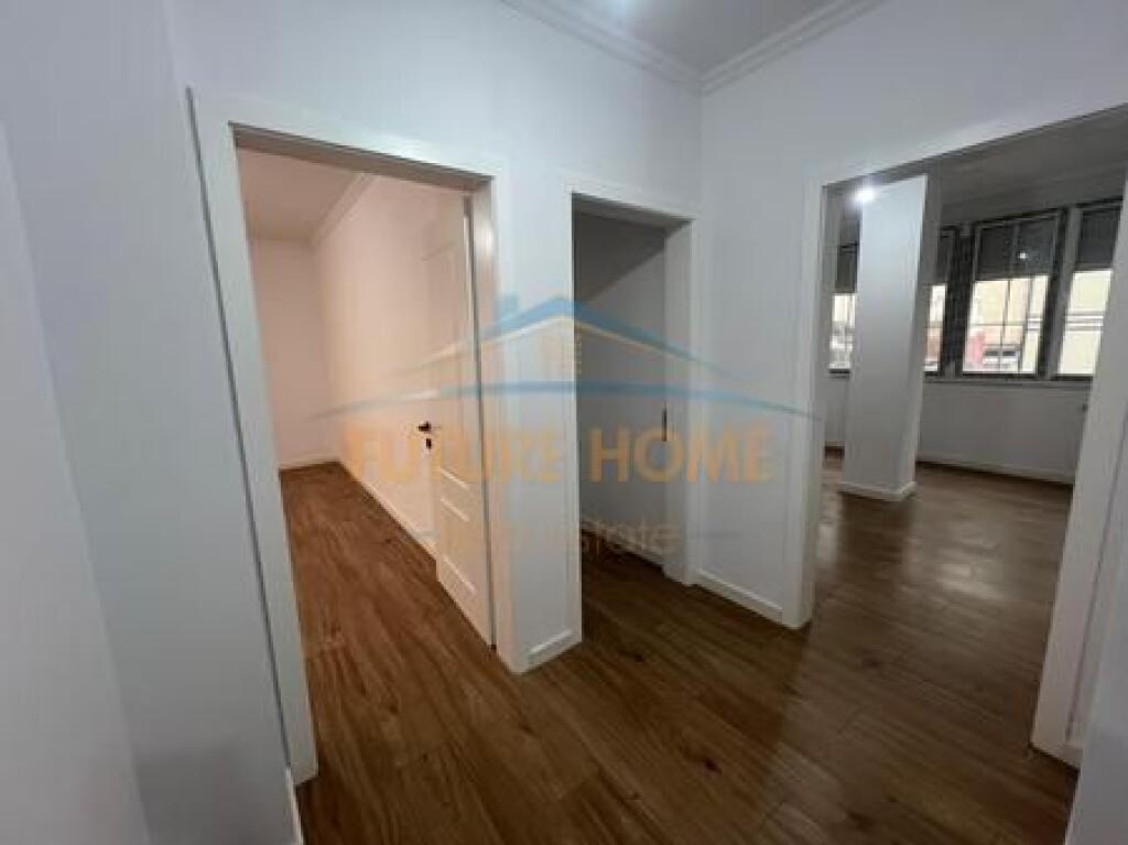 Shitet, Apartament 2+1+2, Rruga e Bogdaneve