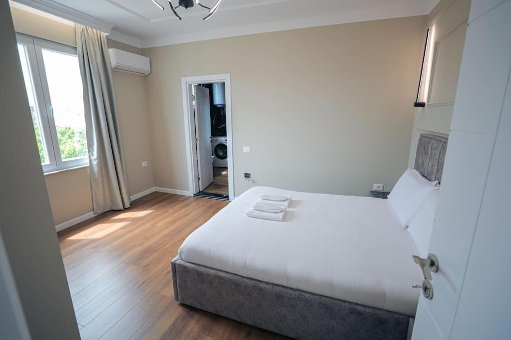 🏡 **Jepet me qira Apartament 2+1 – Ish Ekspozita, pranë Stadiumit Dinamo**