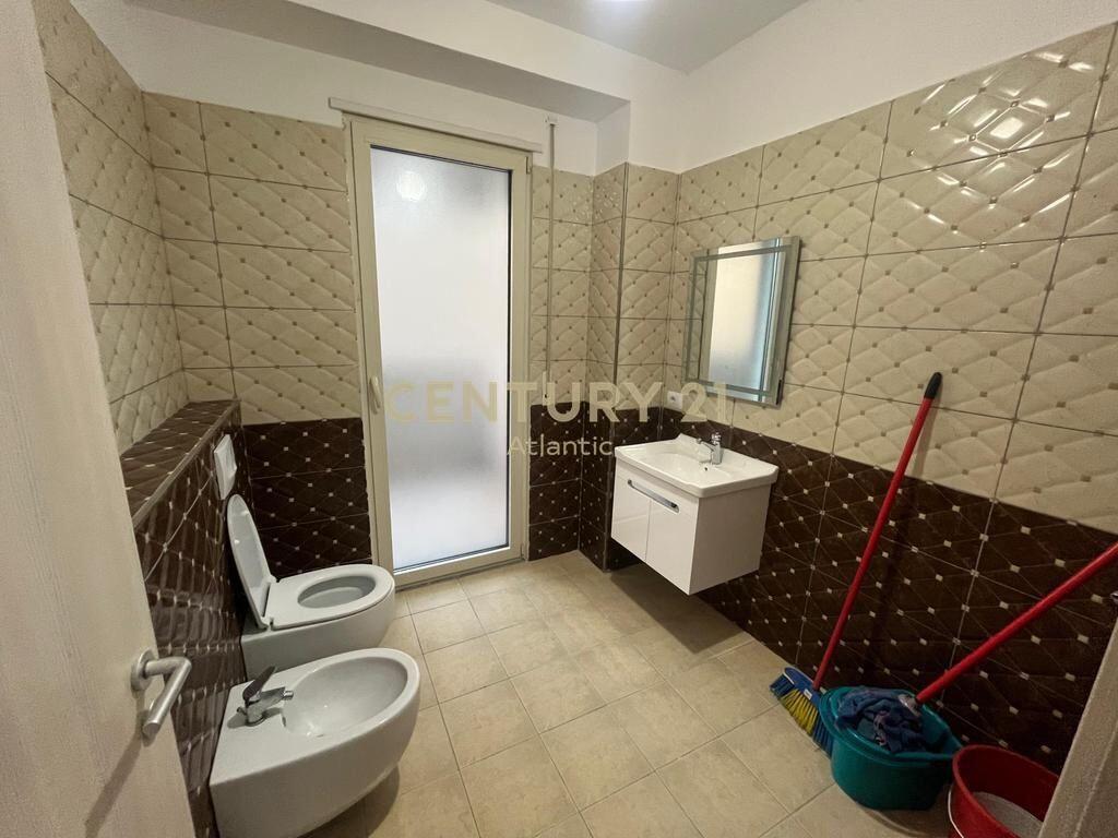 JEPET ME QERA SUPER APARTAMENT 2+1 TEK ISH RAJONI NE DURRES !