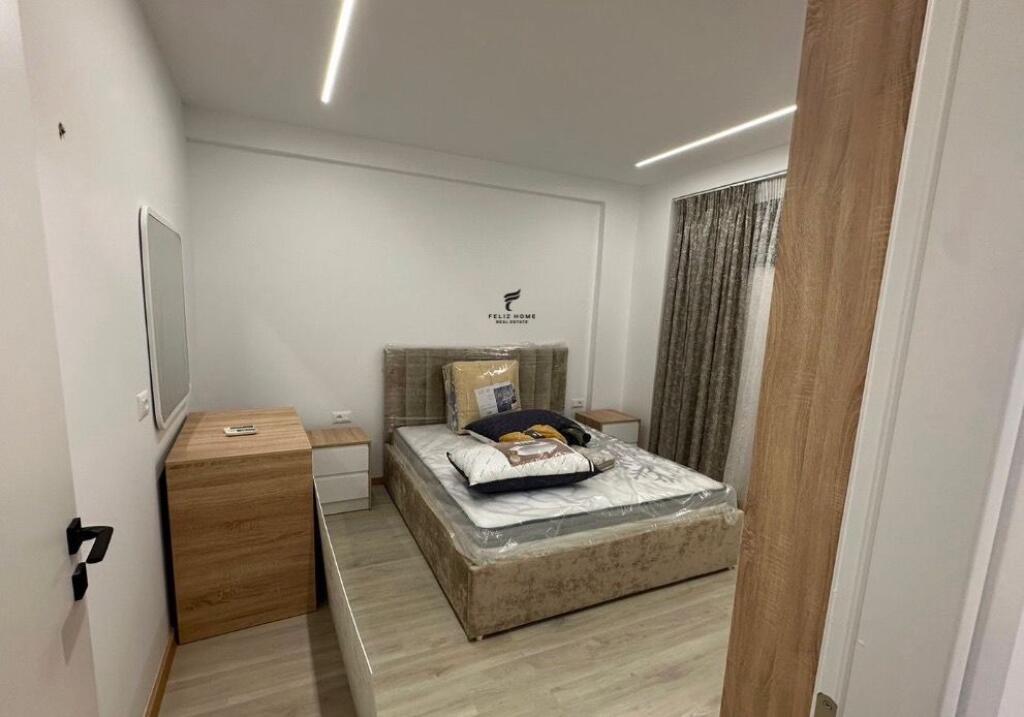 APARTAMENT ME QERA 1+1 ZOGU I ZI 70.000 LEKE