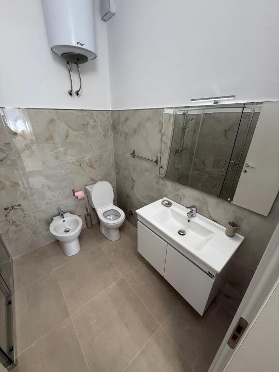 Për Qira – Apartament 2+1  në Spitalle