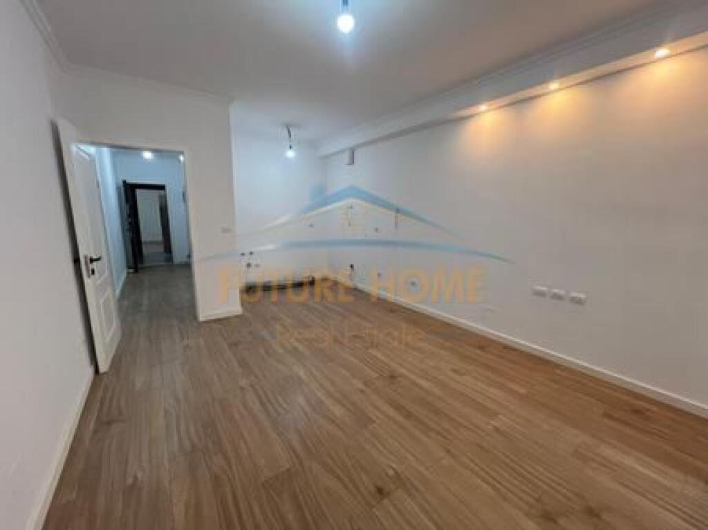 Shitet, Apartament 2+1+2, Rruga e Bogdaneve
