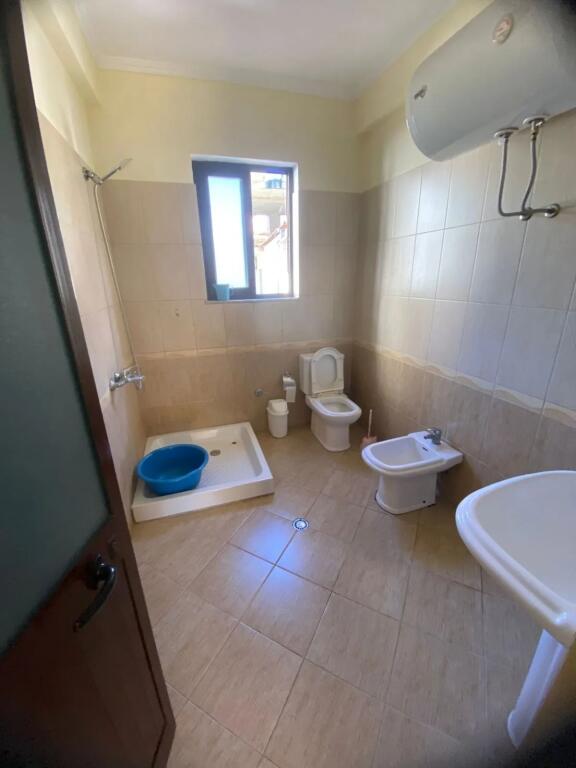 qera pjese vile 2+1, ”Rruga e Elbasanit” 500 Euro/Muaj