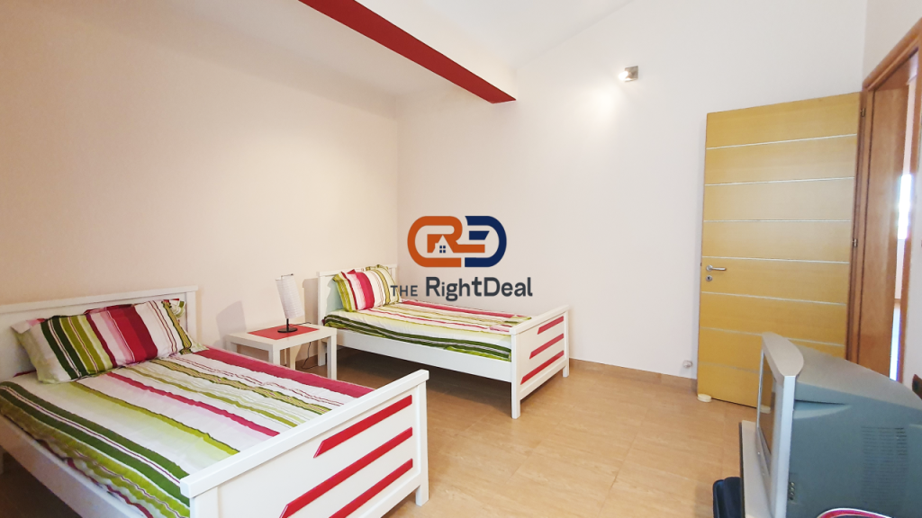 Te Kodra E Diellit,Shitet Vile Kater Kateshe Me Lokacion Perfekt!!