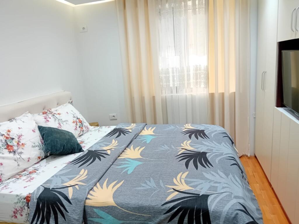 🏡 Apartament me Qira – 1+1, Ish Rruga e Durrësit
