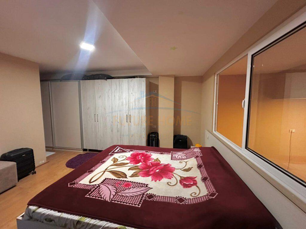 Shitet, Duplex, Liqeni i Thatë, Tiranë