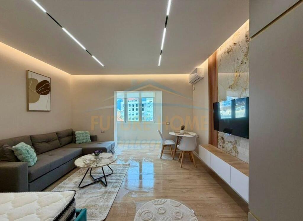 In vendita, Monolocale, Via Barrikadave, Tirana.